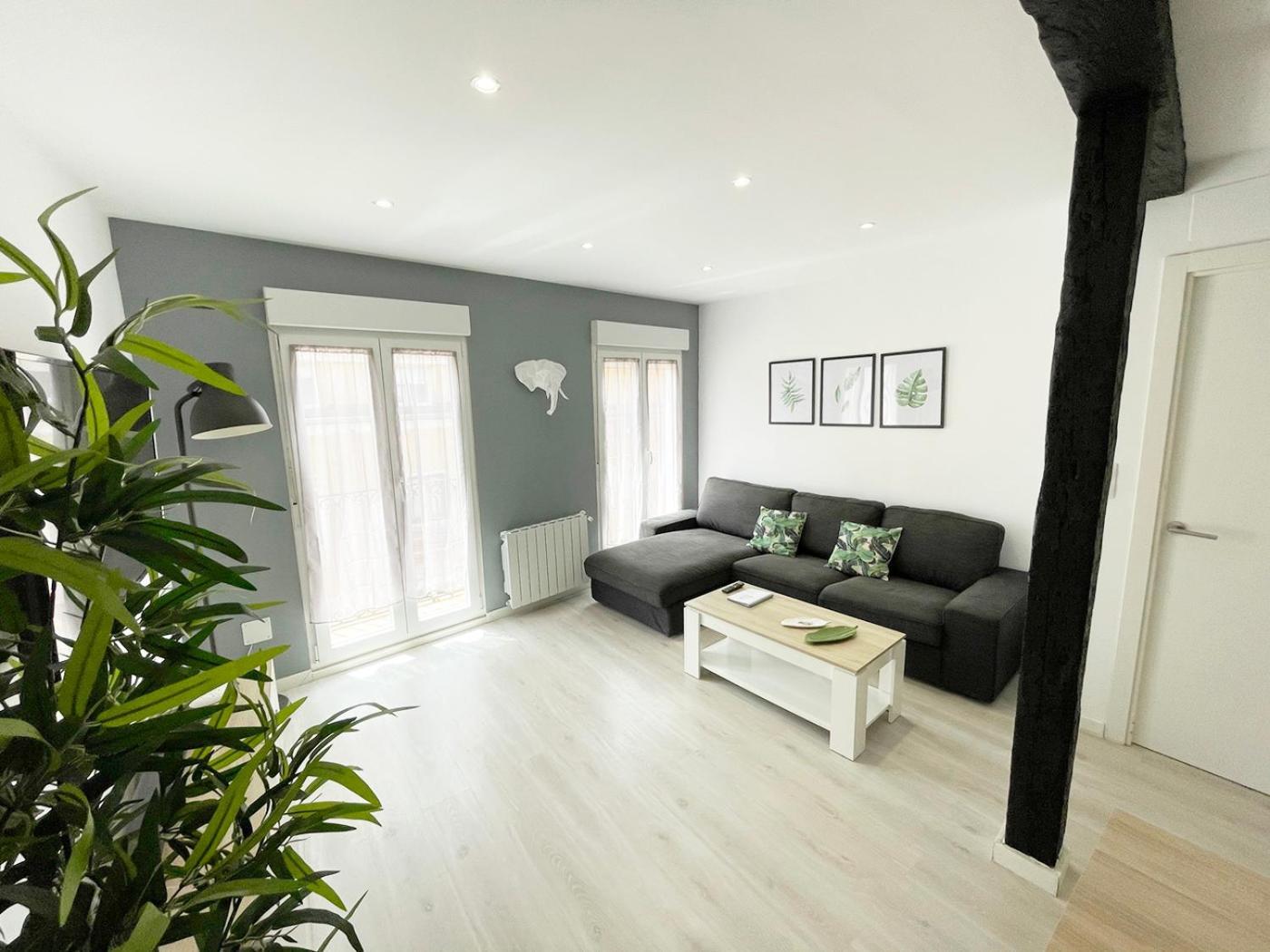 Luminoso Apartamento En Pleno Centro De Santander Luaran gambar